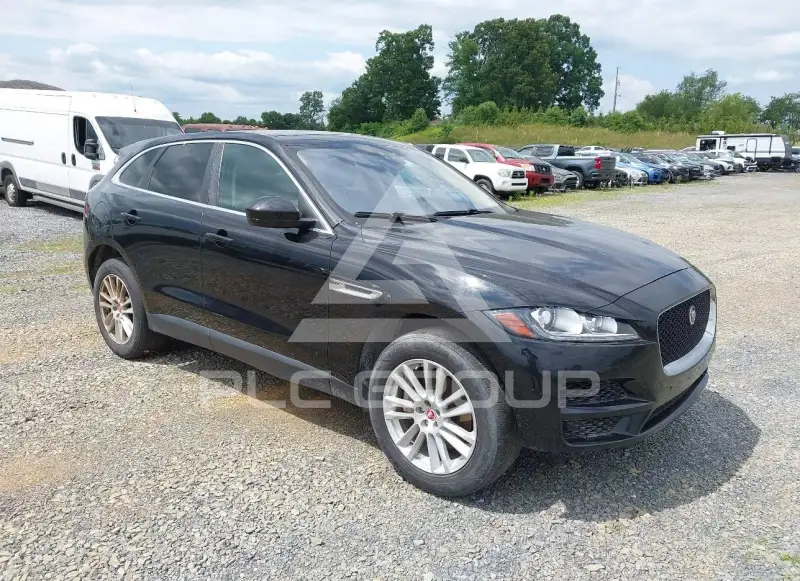 2020 Jaguar F-PACE photo
