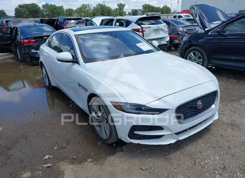 2020 Jaguar XE фото
