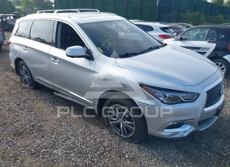 2020 Infinity QX60 photo