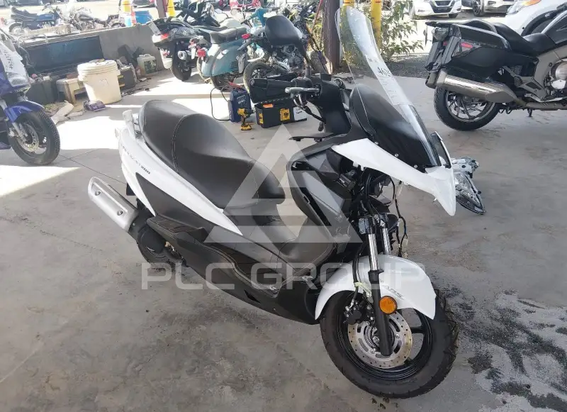 2020 Suzuki  фото