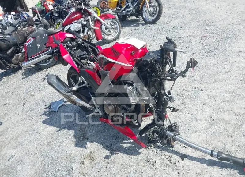 2020 Honda CBR300 фото