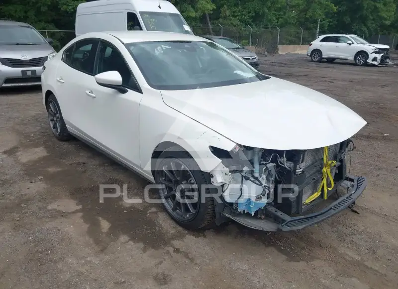 2020 Mazda 3 photo
