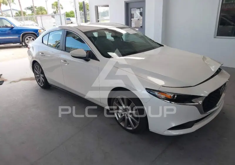 2020 Mazda 3 photo