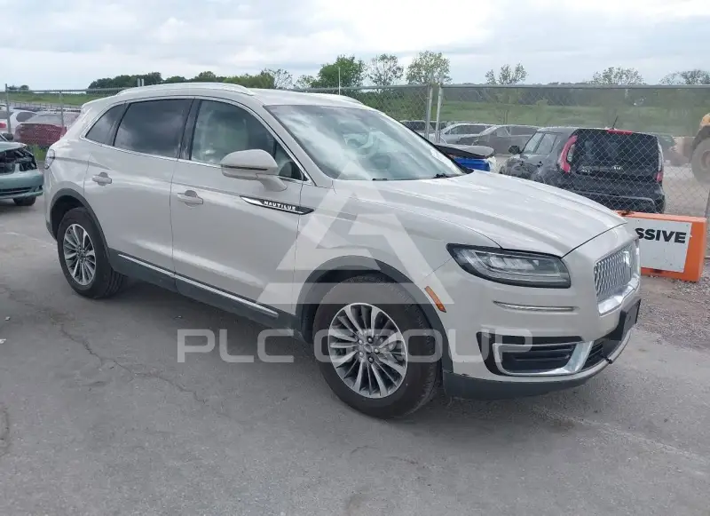2020 Lincoln NAUTILUS photo
