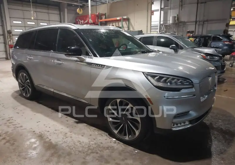 2020 Lincoln AVIATOR photo