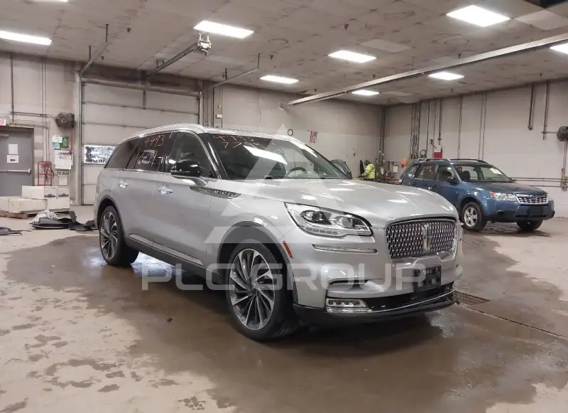 2020 Lincoln AVIATOR photo