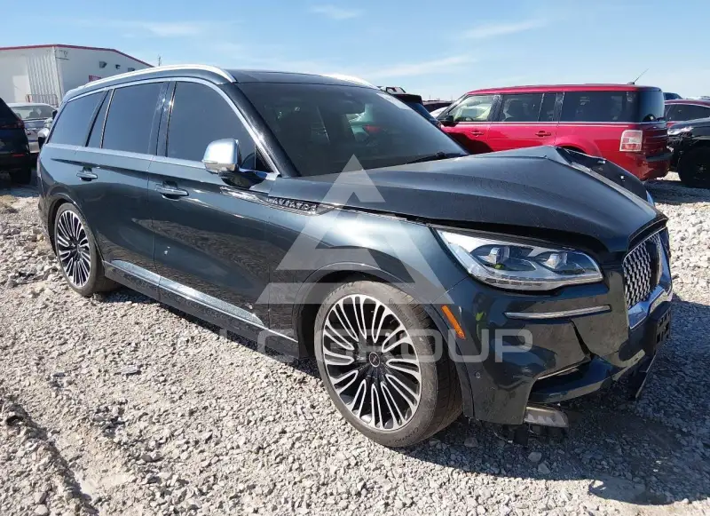 2020 Lincoln AVIATOR photo