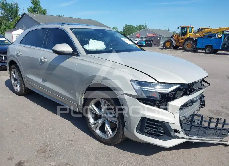 2020 Audi Q8 фото
