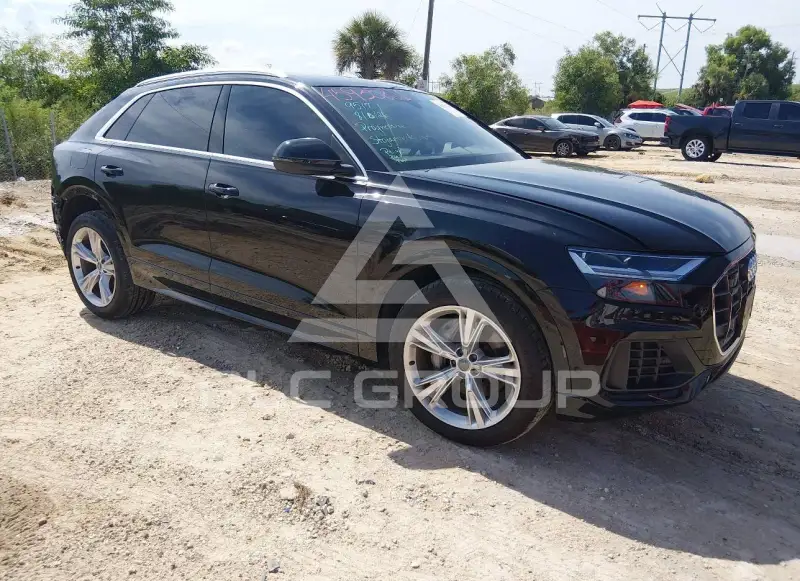 2020 Audi Q8 фото