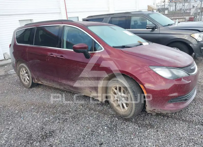 2020 Chrysler VOYAGER фото
