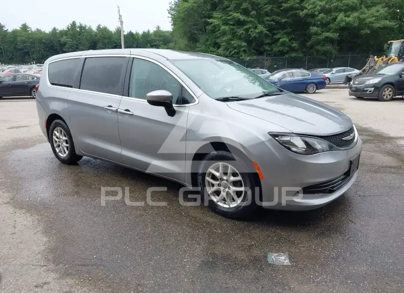 2020 Chrysler VOYAGER фото