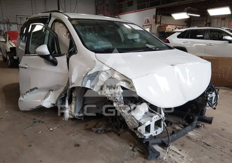2020 Chrysler VOYAGER photo