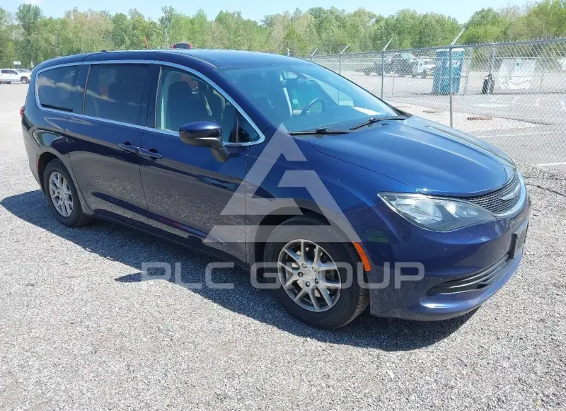2020 Chrysler VOYAGER фото