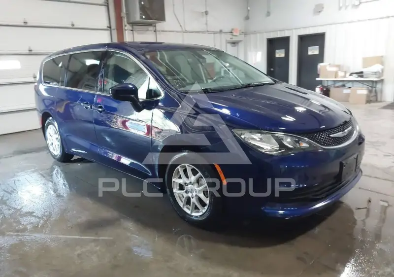 2020 Chrysler VOYAGER фото