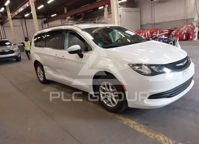 2020 Chrysler VOYAGER фото