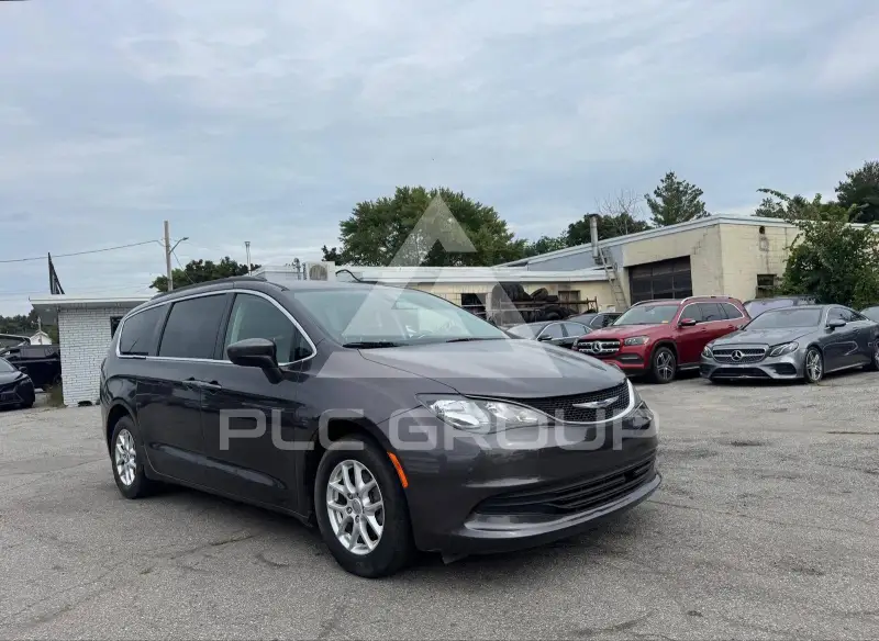 2020 Chrysler VOYAGER фото