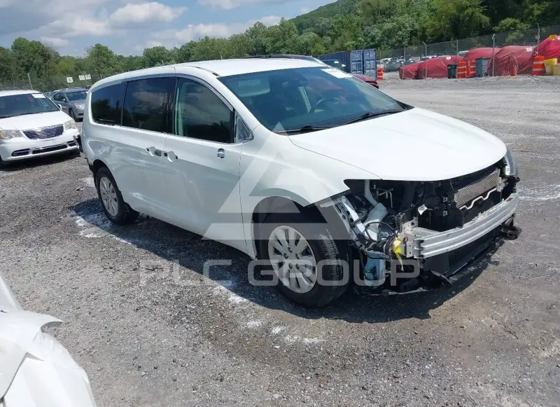 2020 Chrysler VOYAGER photo