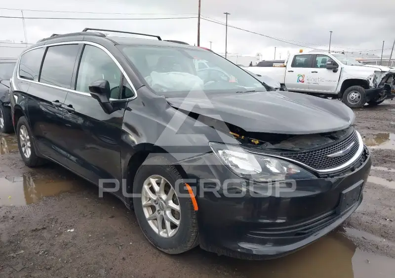 2020 Chrysler VOYAGER фото