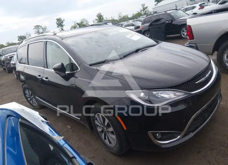 2020 Chrysler PACIFICA photo