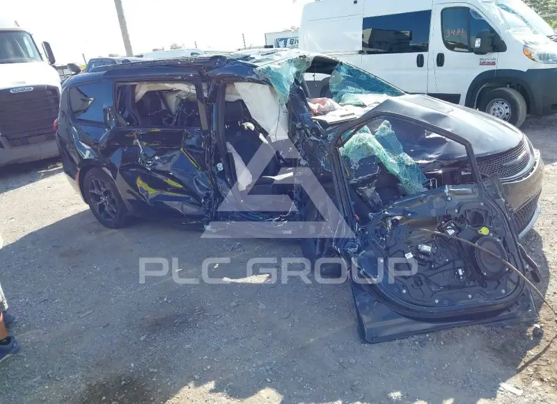 2020 Chrysler PACIFICA photo