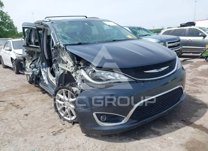 2020 Chrysler PACIFICA photo