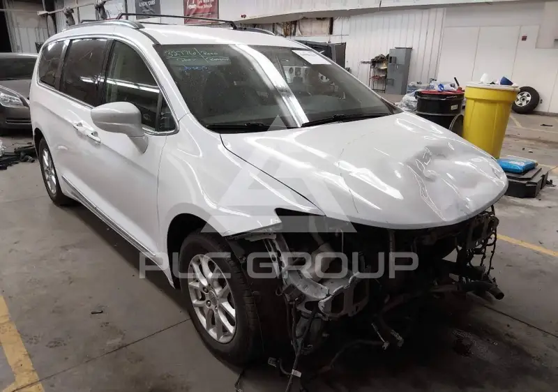 2020 Chrysler PACIFICA photo