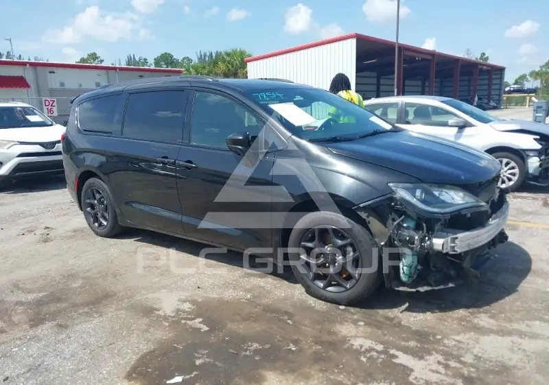 2020 Chrysler PACIFICA photo