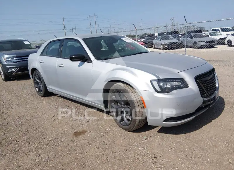 2020 Chrysler 300 фото