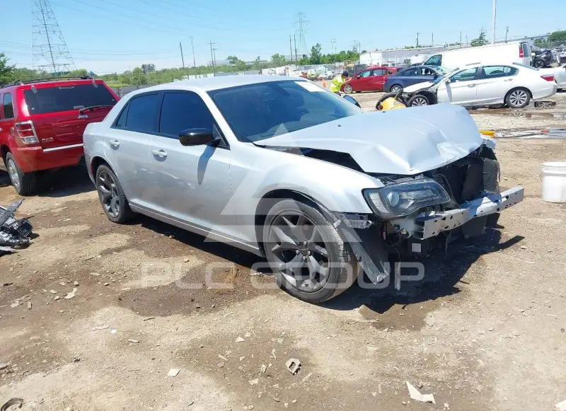 2020 Chrysler 300 фото