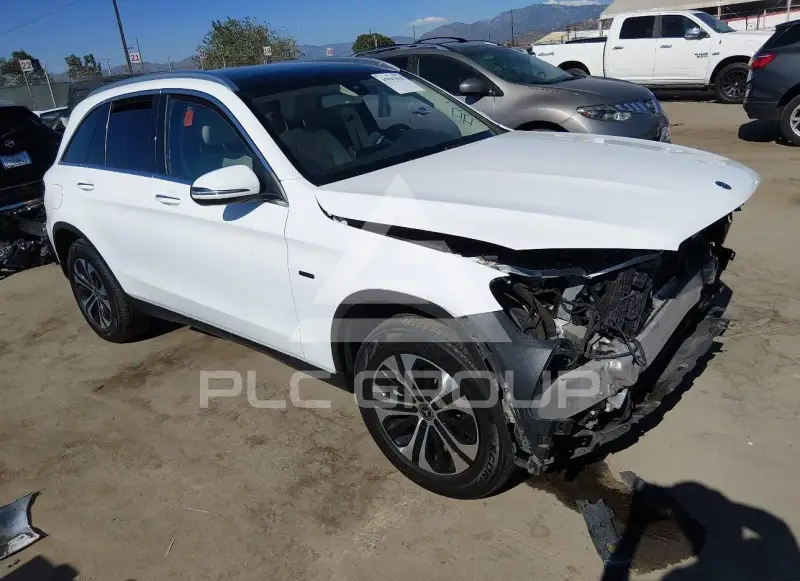 2020 Mercedes Benz GLC 350 photo