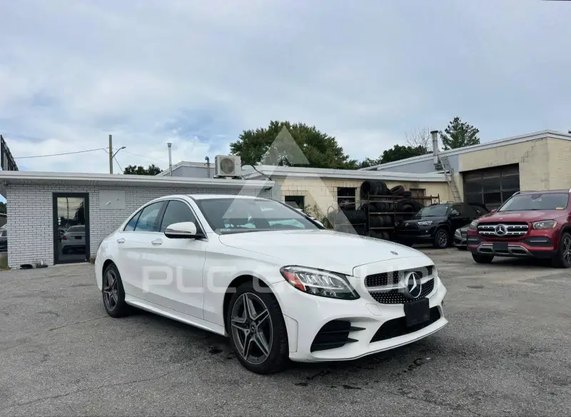 2020 Mercedes Benz C 300 фото