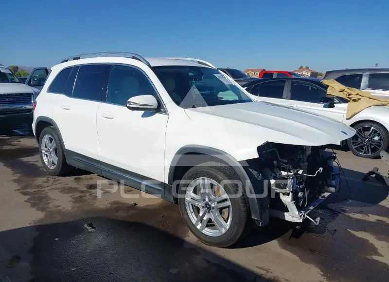 2020 Mercedes Benz GLB 250 фото