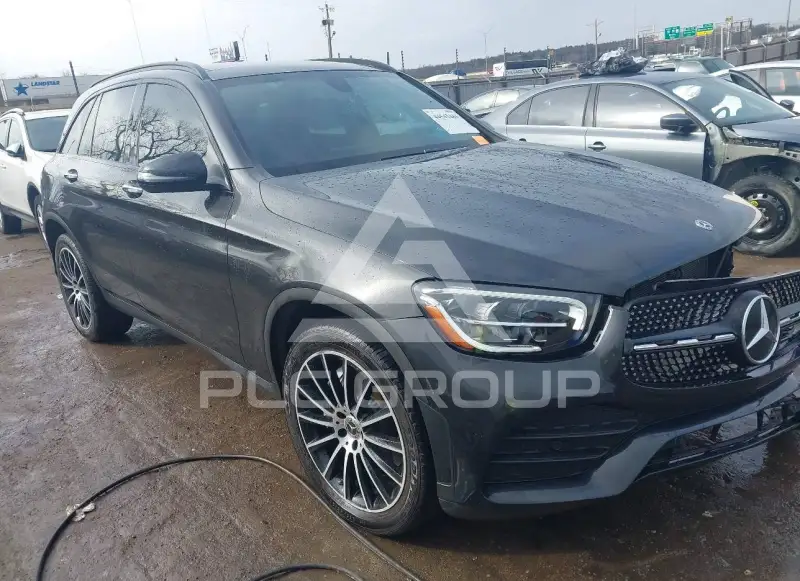 2020 Mercedes Benz GLC 300 фото