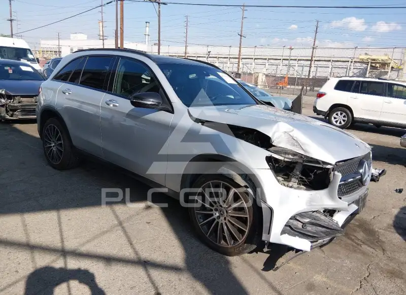 2020 Mercedes Benz GLC 300 фото