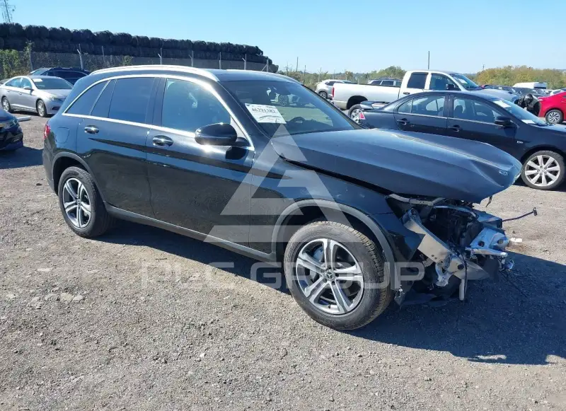 2020 Mercedes Benz GLC 300 фото