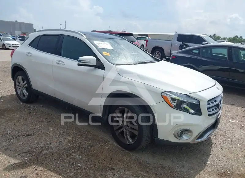 2020 Mercedes Benz GLA 250 фото