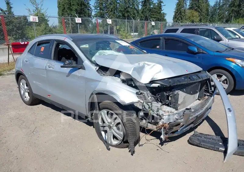 2020 Mercedes Benz GLA 250 photo