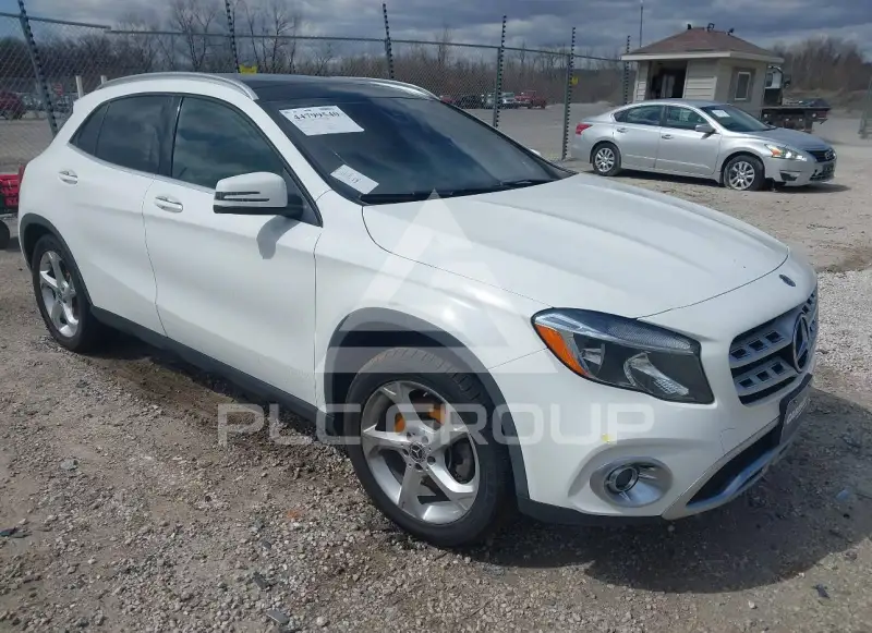 2020 Mercedes Benz GLA 250 фото