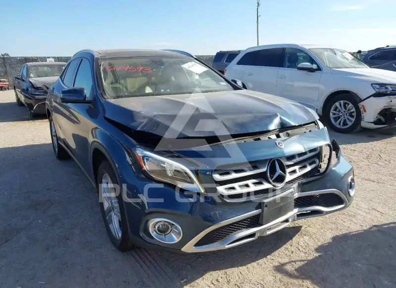 2020 Mercedes Benz GLA 250 фото
