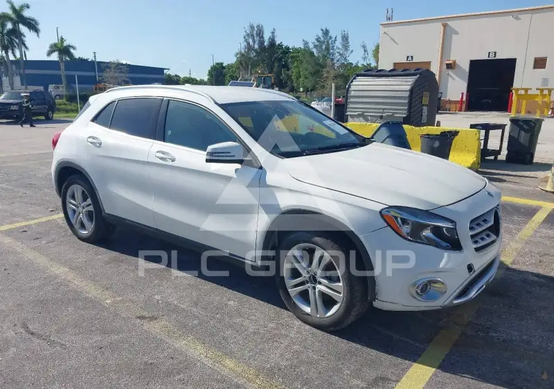 2020 Mercedes Benz GLA 250 фото