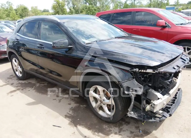 2020 Mercedes Benz GLA 250 фото