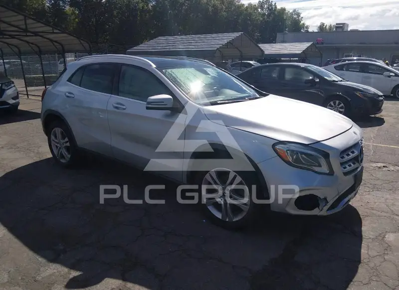 2020 Mercedes Benz GLA 250 фото