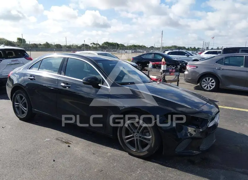 2020 Mercedes Benz A 220 фото