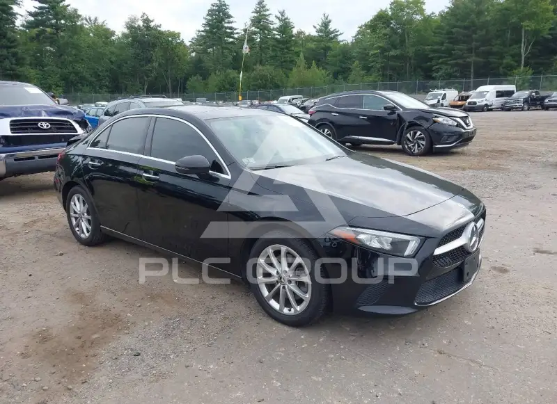 2020 Mercedes Benz A 220 photo