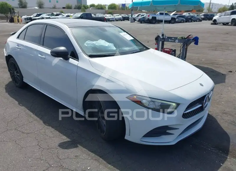 2020 Mercedes Benz A 220 фото