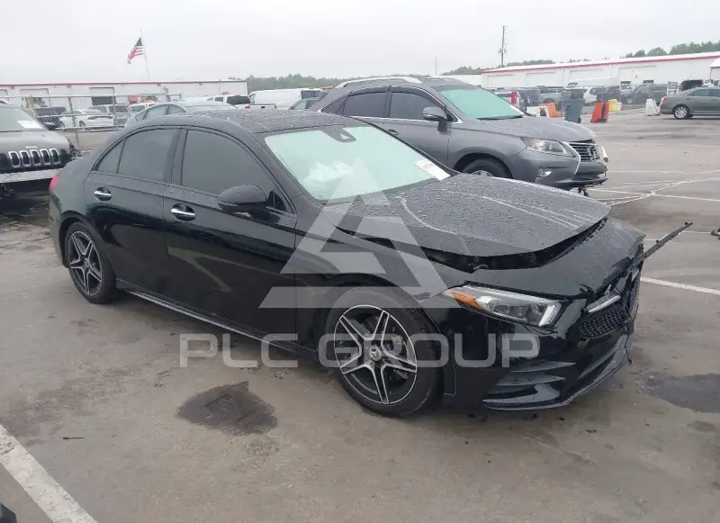2020 Mercedes Benz A 220 фото