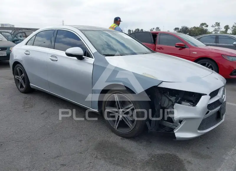 2020 Mercedes Benz A 220 фото
