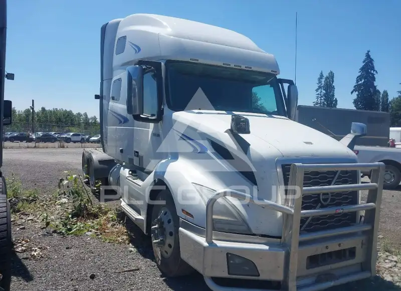 2020 Volvo VNL фото