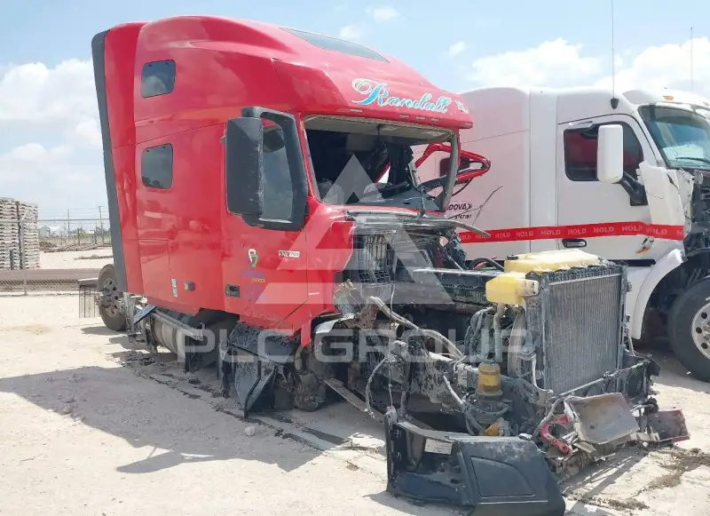 2020 Volvo VNL photo