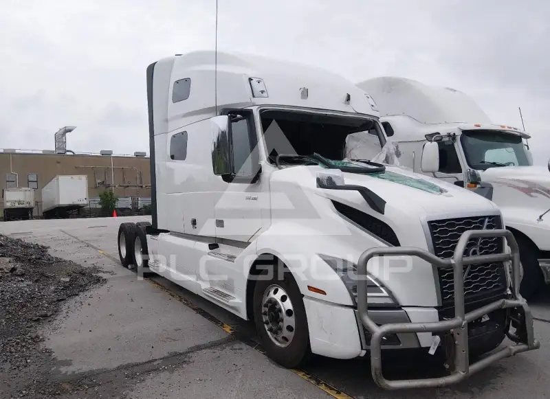 2020 Volvo VNL фото